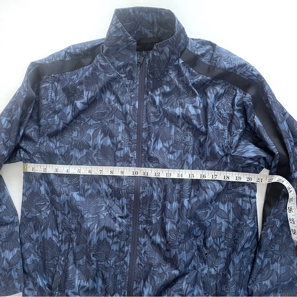 Athleta Sightseer Lace Jacket Ethereal Bloom Cottage Blue Size Medium - Picture 12 of 13